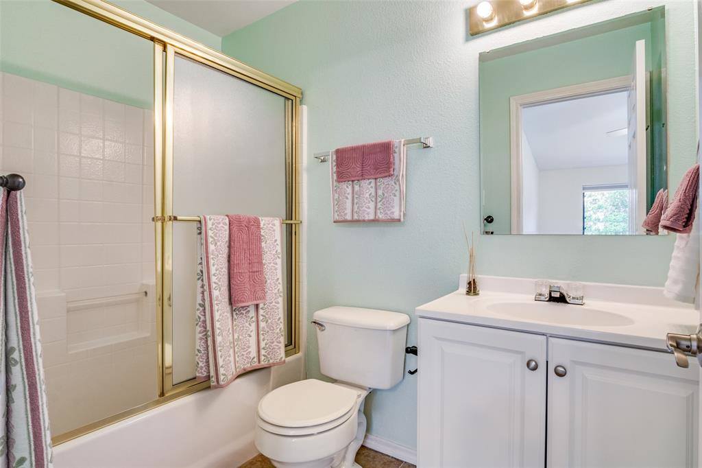 1112 Forest Creek Street, Benbrook, TX 76126