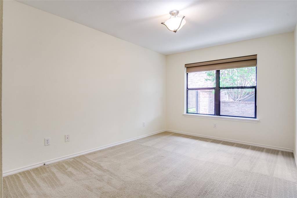 1112 Forest Creek Street, Benbrook, TX 76126