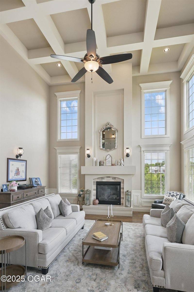 3002 Sunset Drive, Joplin, MO 64804