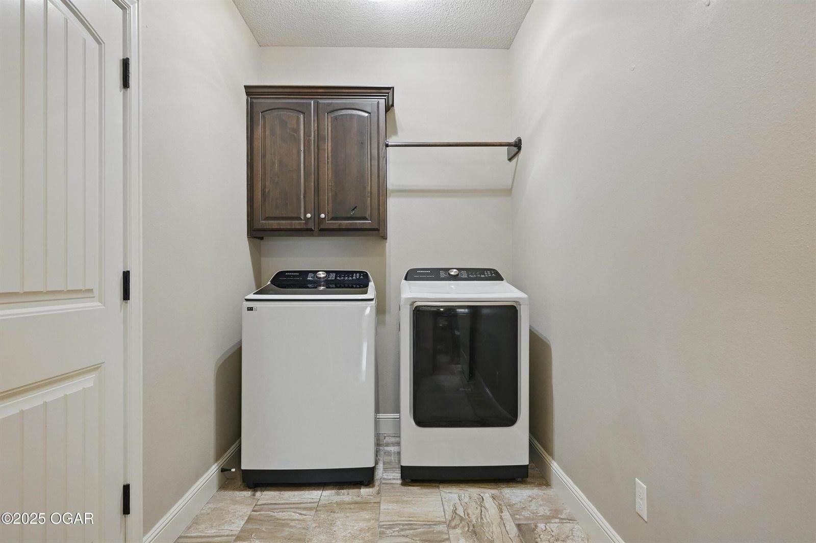 3002 Sunset Drive, Joplin, MO 64804