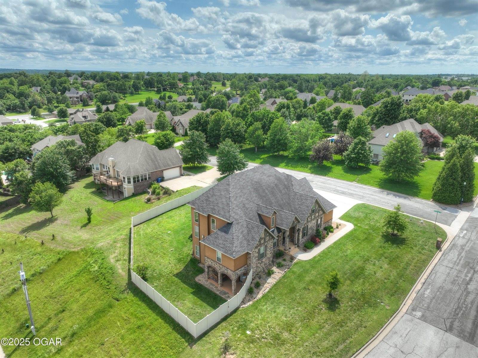 3002 Sunset Drive, Joplin, MO 64804