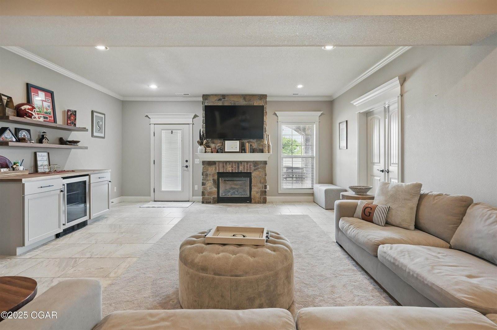 3002 Sunset Drive, Joplin, MO 64804