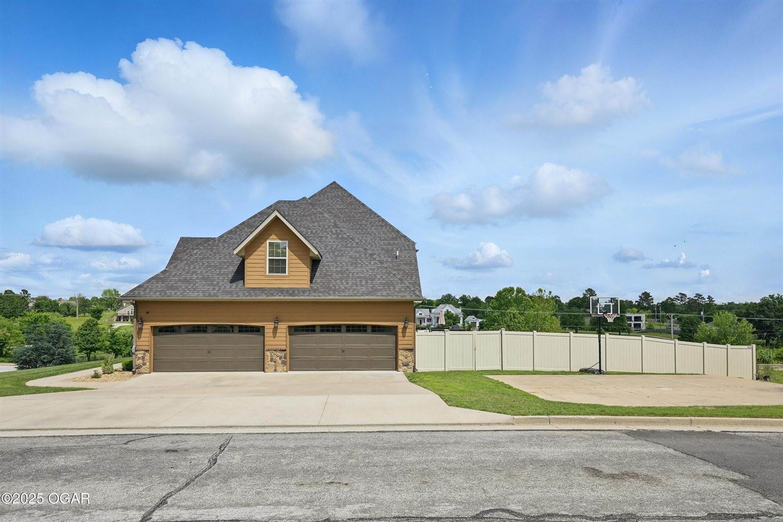 3002 Sunset Drive, Joplin, MO 64804