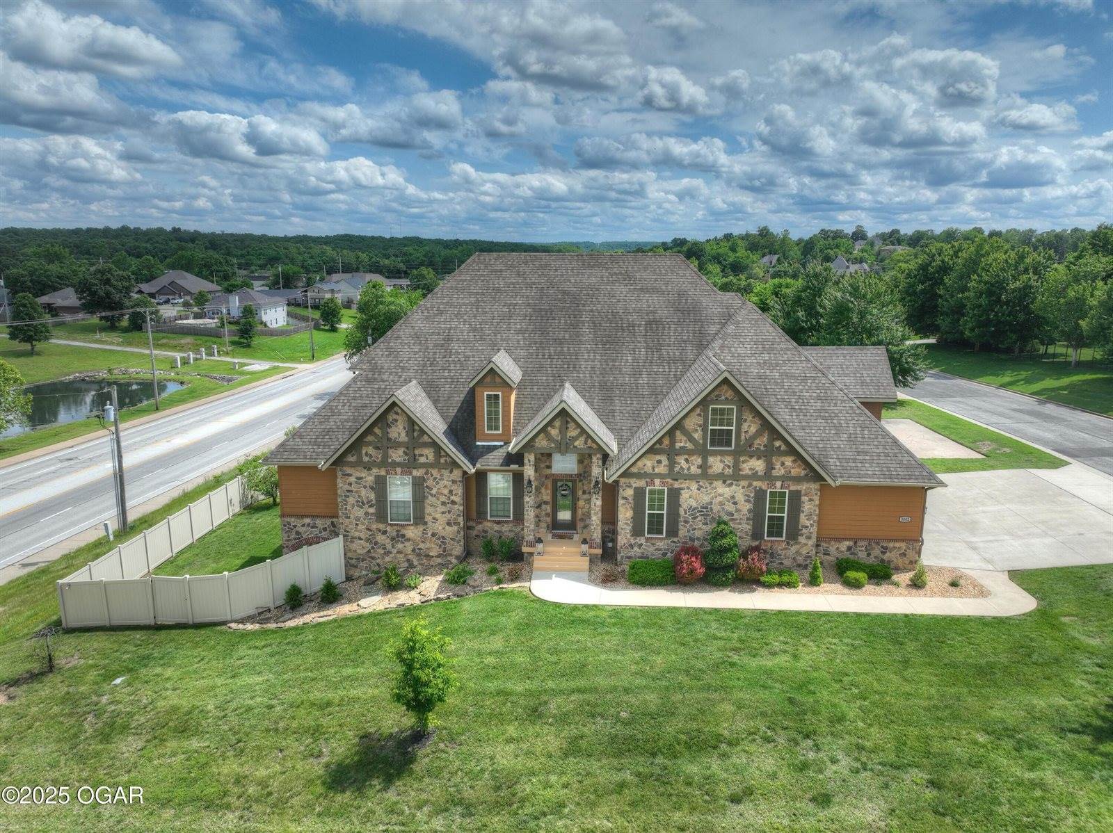 3002 Sunset Drive, Joplin, MO 64804