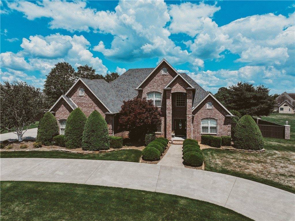 11136 West Stonebriar Drive, Bentonville, AR 72712