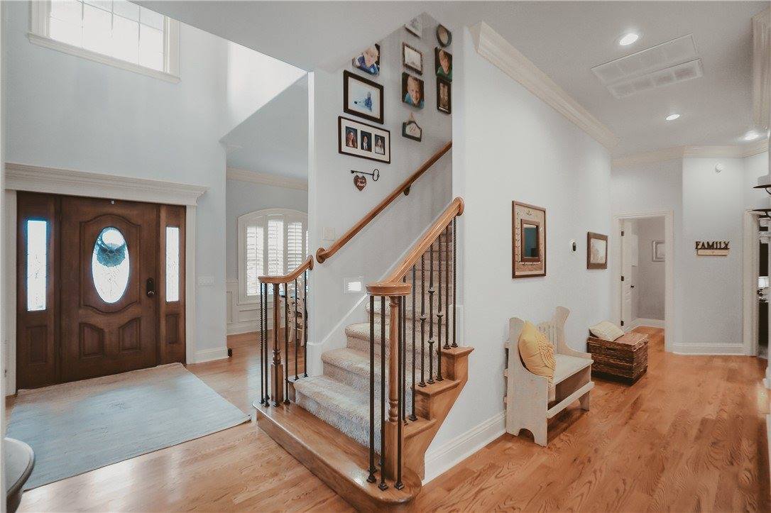 11136 West Stonebriar Drive, Bentonville, AR 72712