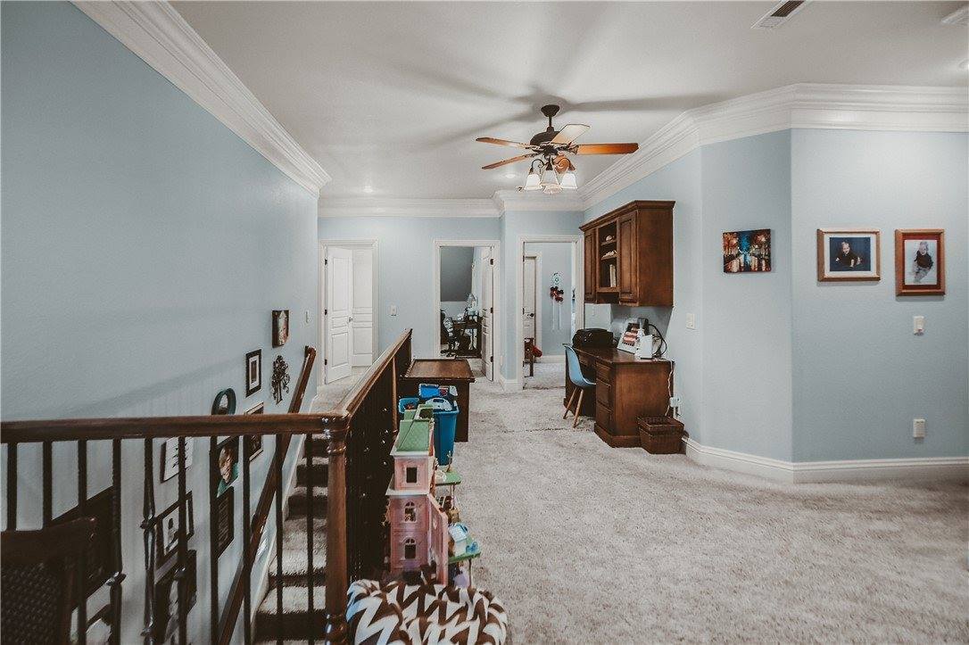 11136 West Stonebriar Drive, Bentonville, AR 72712