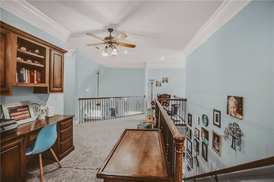 11136 West Stonebriar Drive, Bentonville, AR 72712