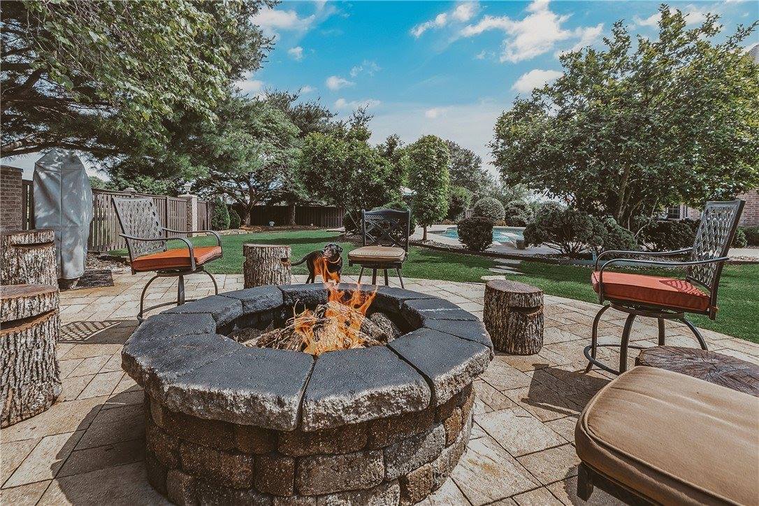 11136 West Stonebriar Drive, Bentonville, AR 72712