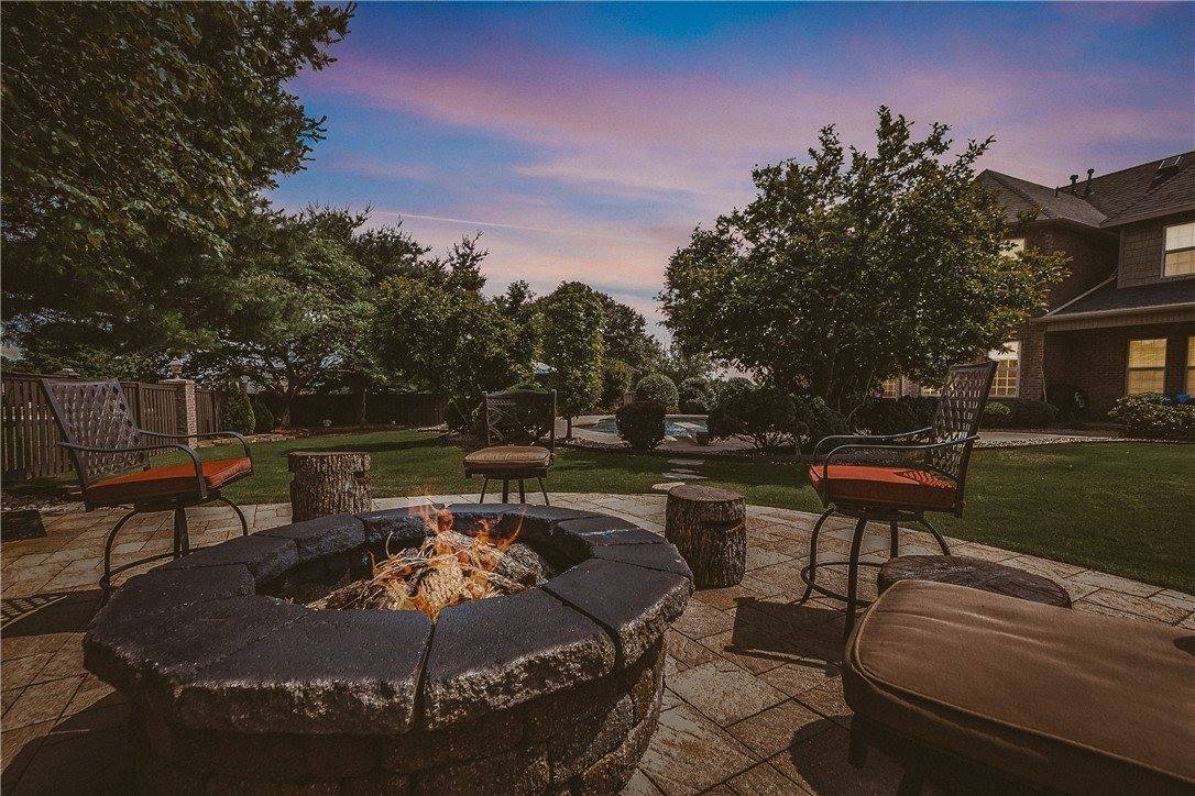 11136 West Stonebriar Drive, Bentonville, AR 72712