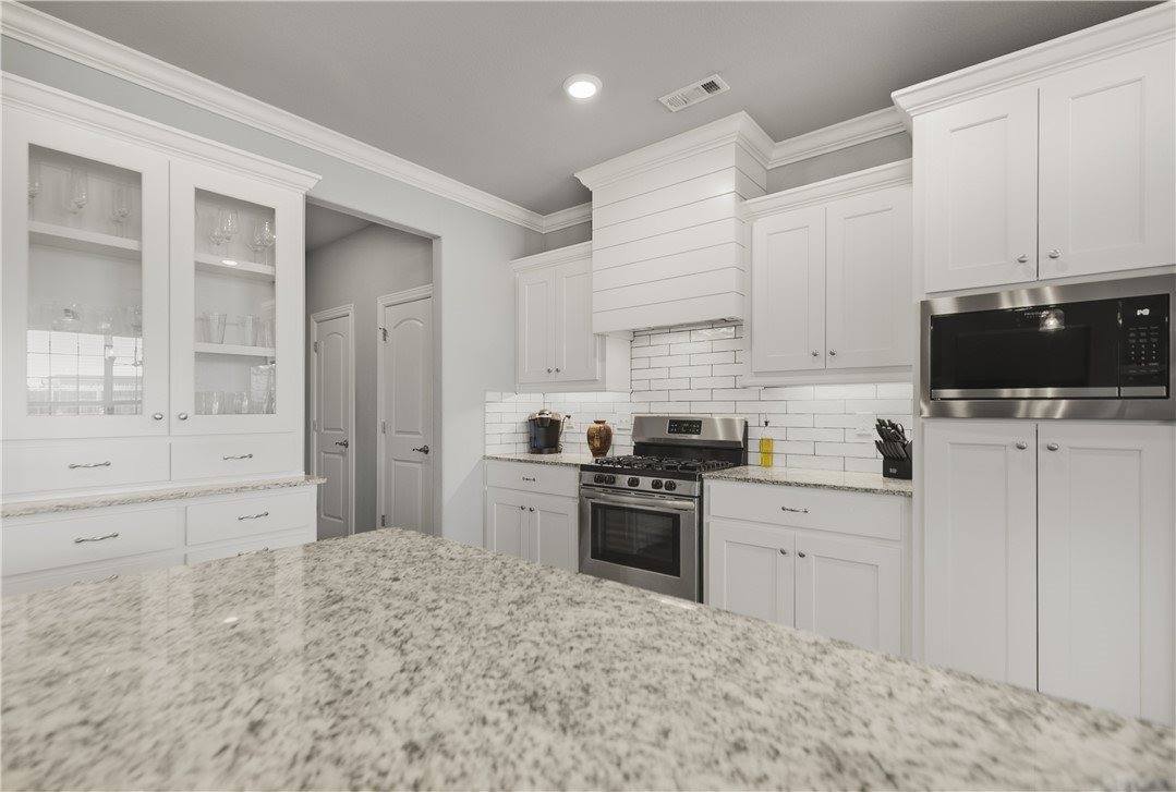 1610 North Skyline Loop, Centerton, AR 72719