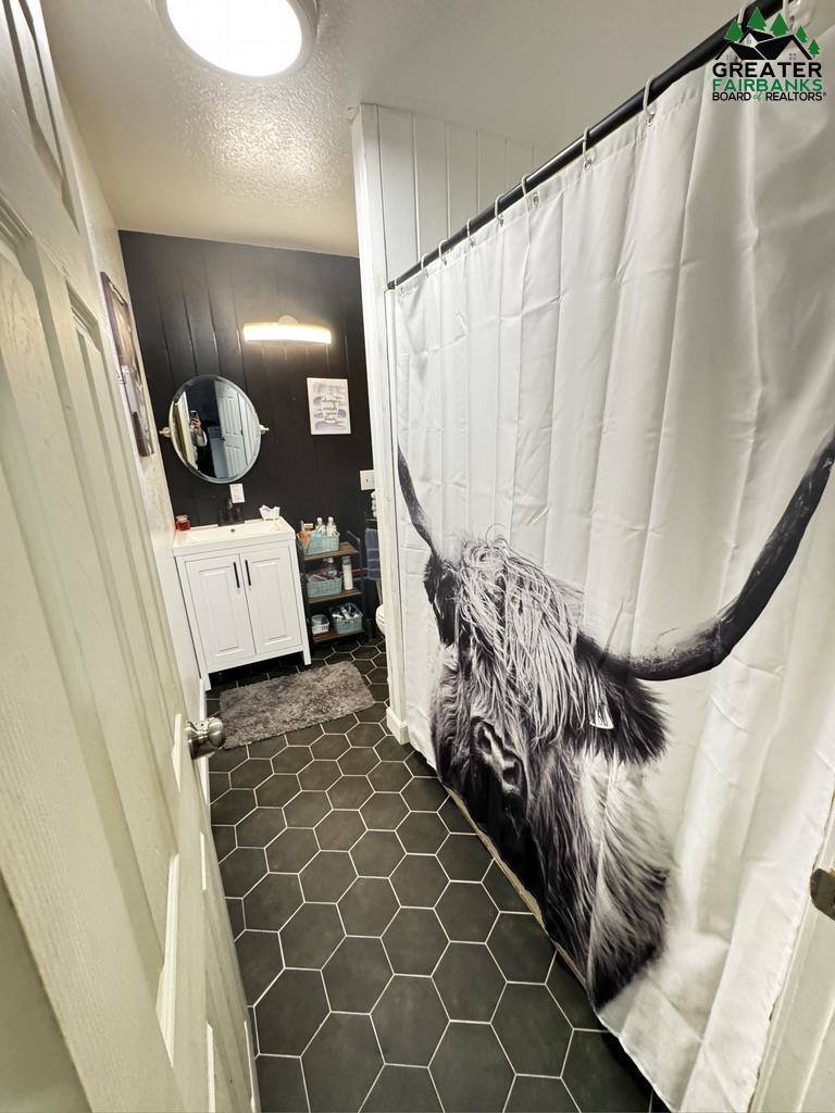 473 Farmers Loop Road, Fairbanks, AK 99712