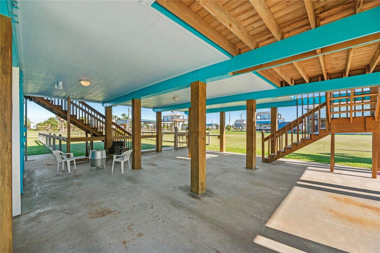 117 Verdia Drive, Crystal Beach, TX 77650