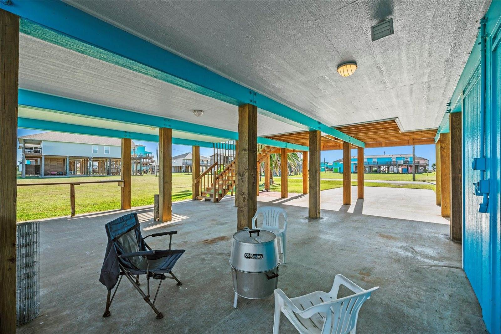 117 Verdia Drive, Crystal Beach, TX 77650