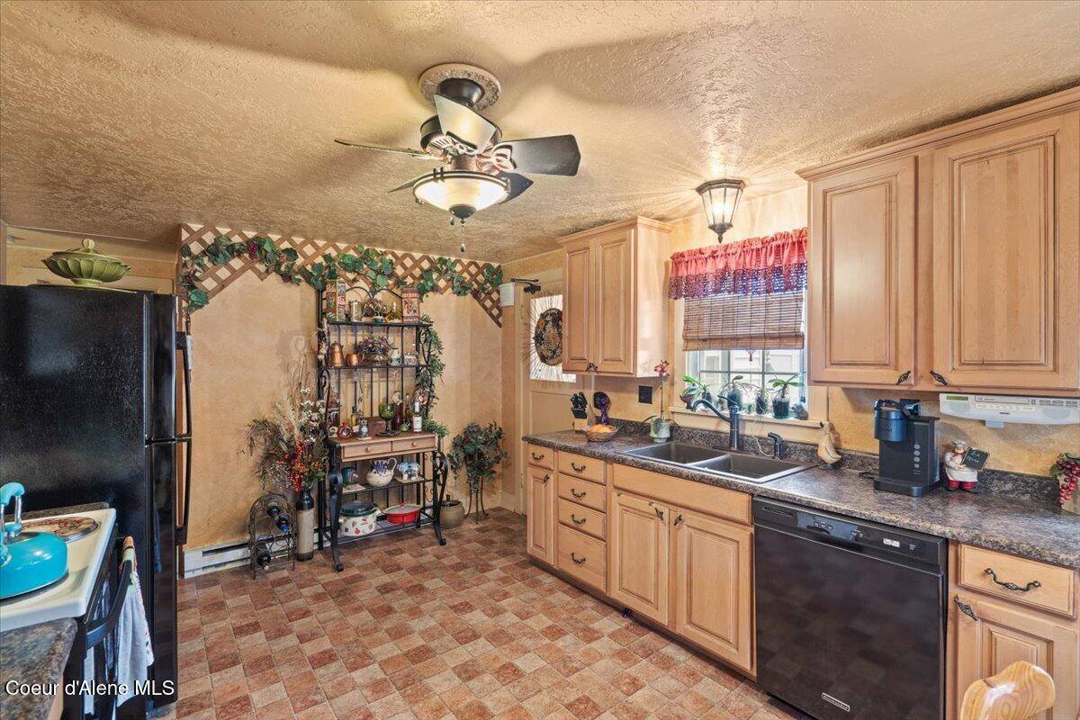 301 Third St, Osburn, ID 83849
