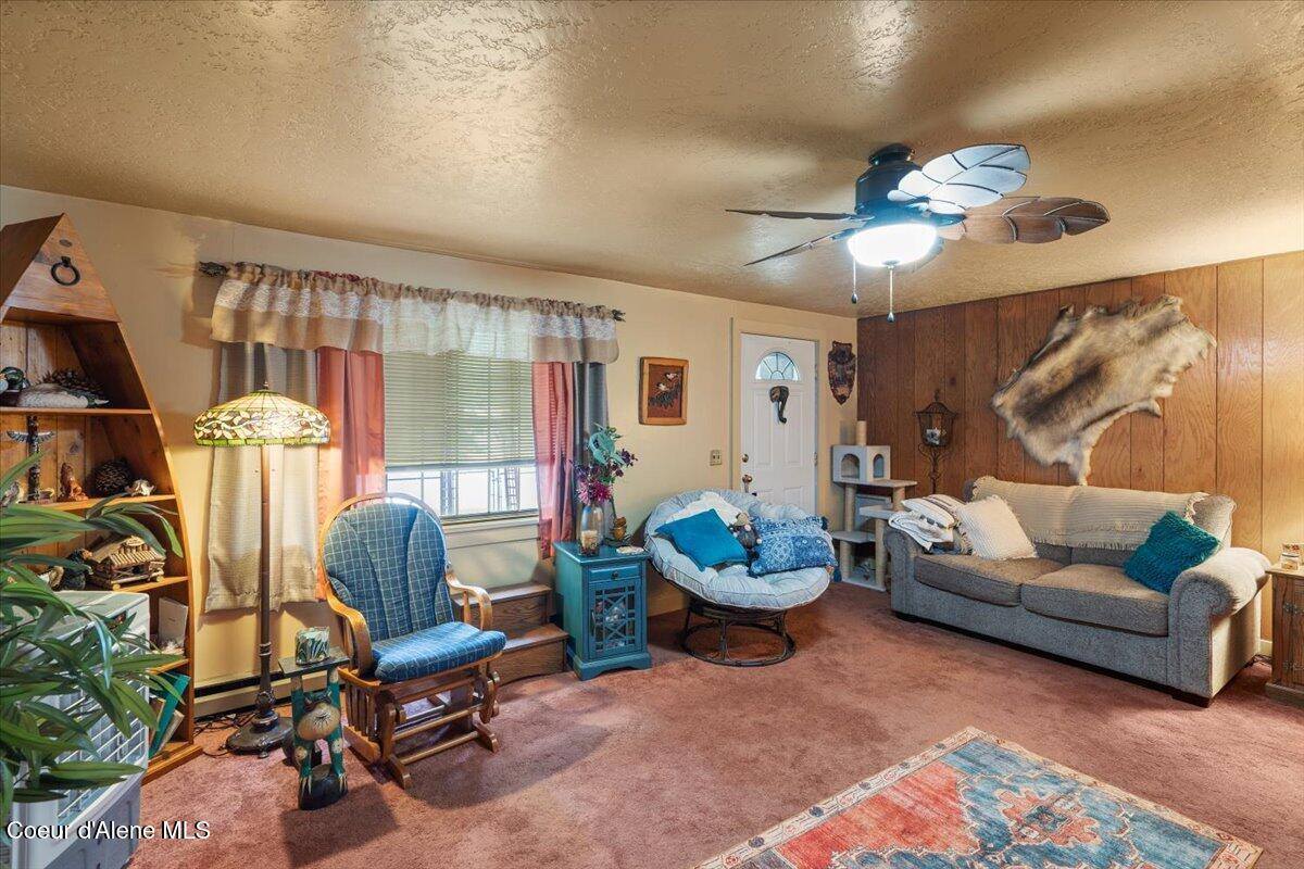301 Third St, Osburn, ID 83849