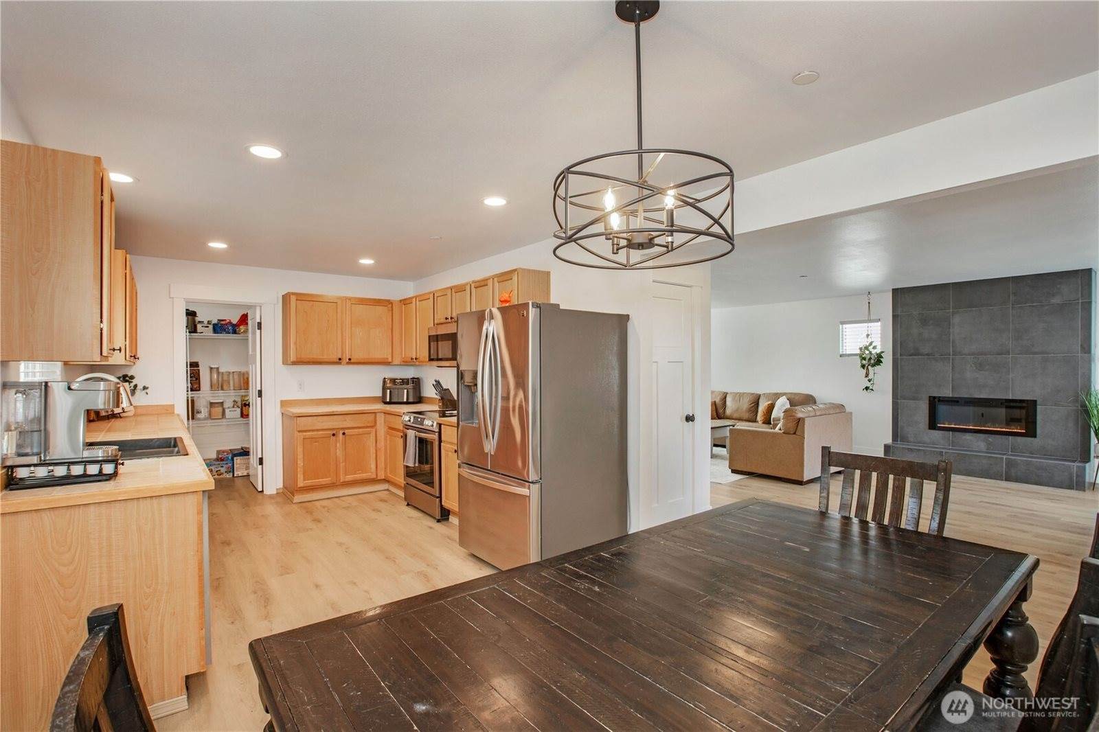 1860 Hoffman Hill Boulevard, Dupont, WA 98327