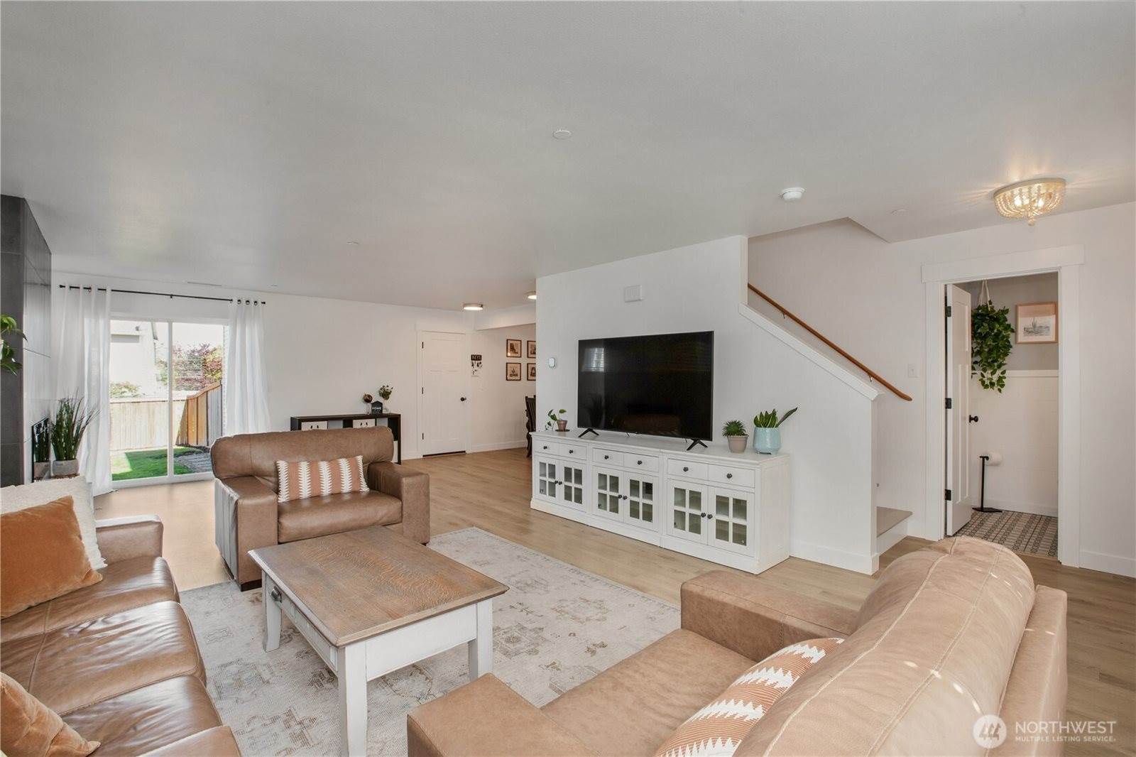 1860 Hoffman Hill Boulevard, Dupont, WA 98327