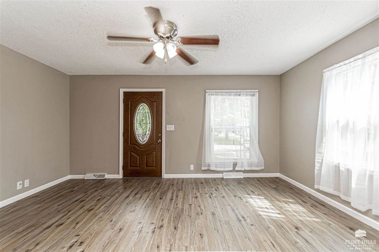 433 West Vine Street, Junction City, KS 66441