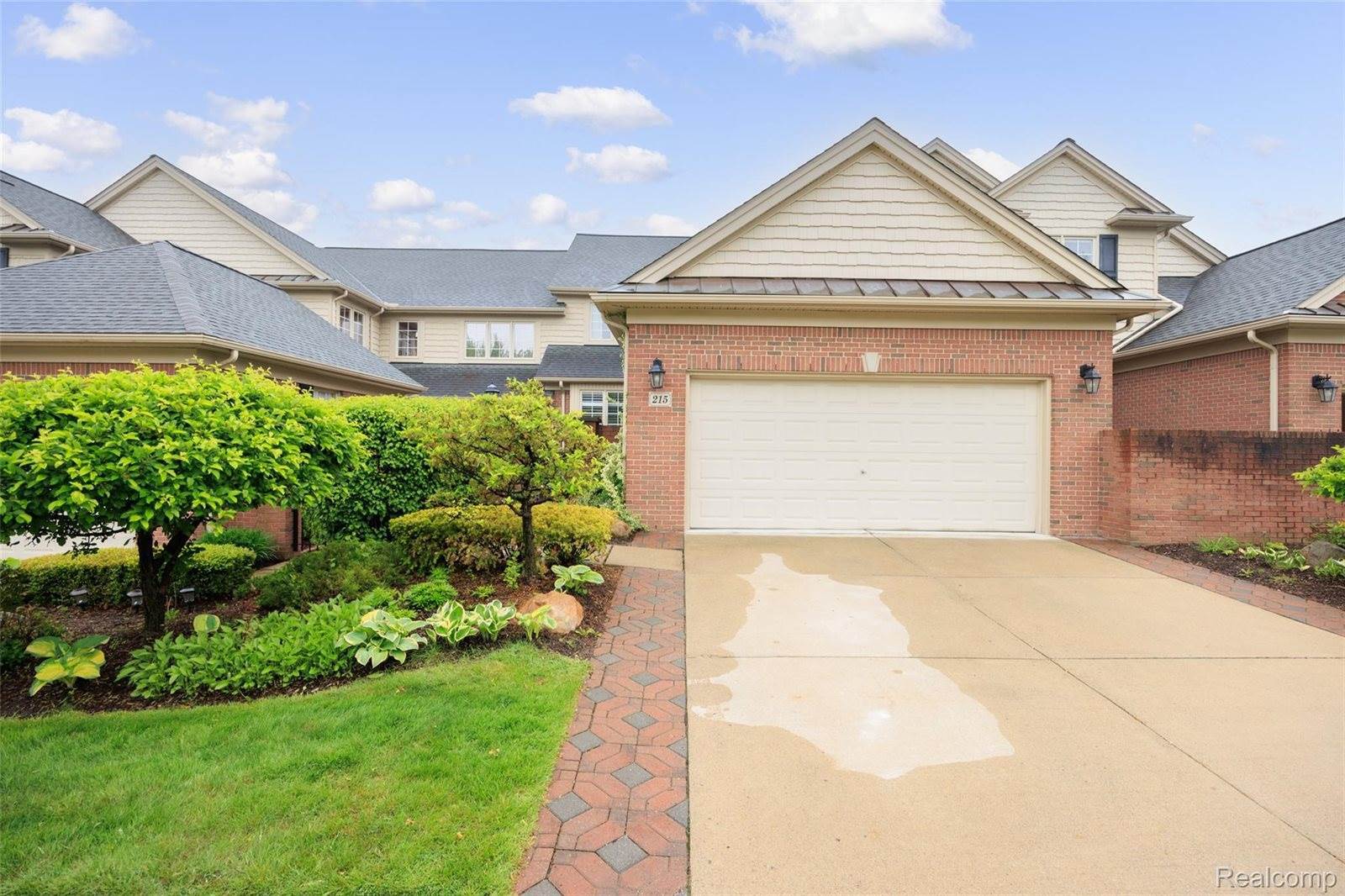 215 Harrington Drive, TroyCity_Oakland, MI 48098