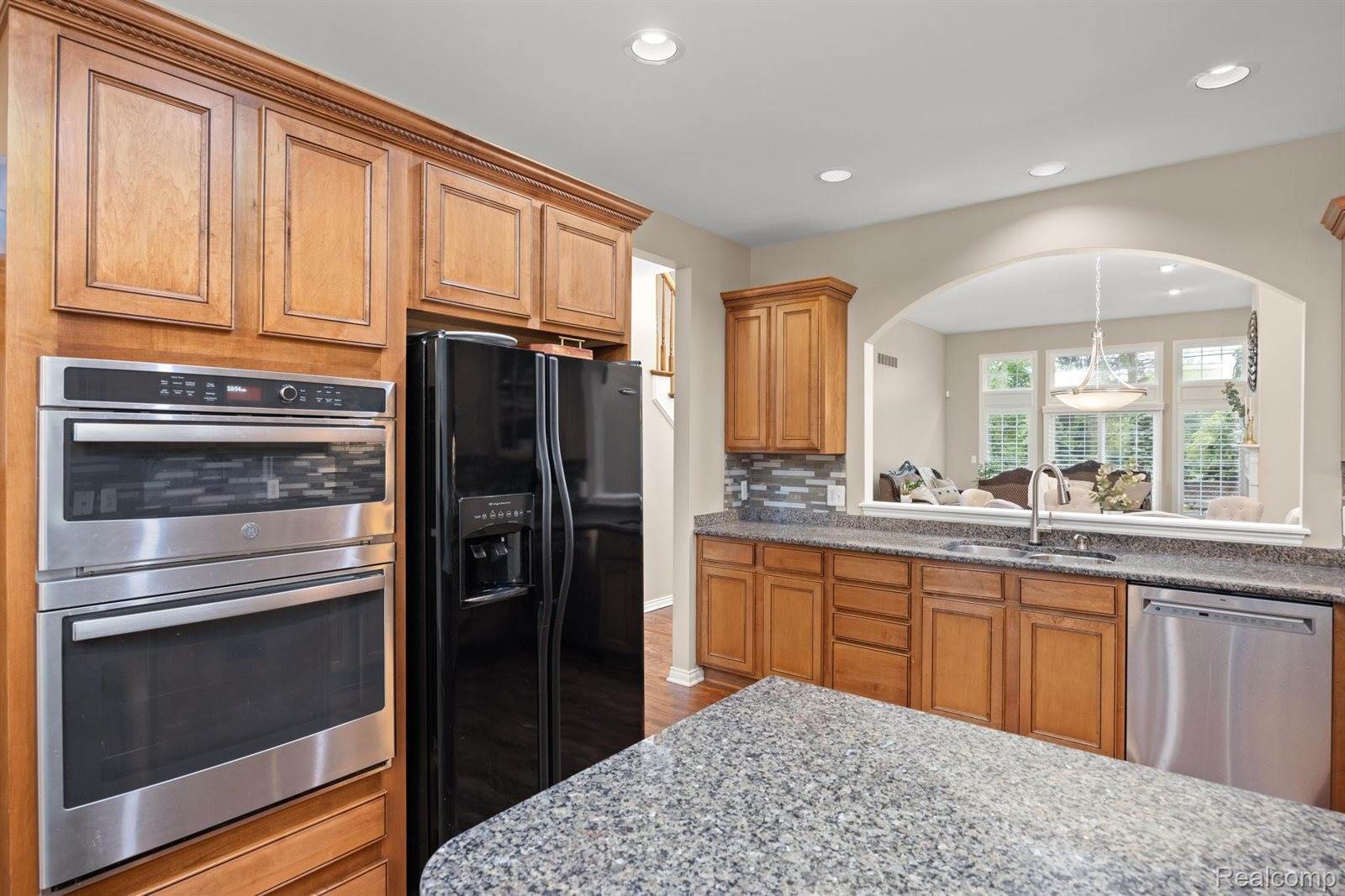 215 Harrington Drive, TroyCity_Oakland, MI 48098