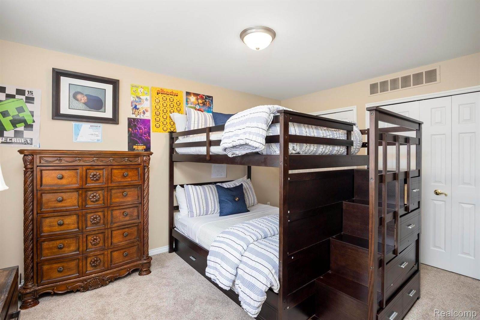 215 Harrington Drive, TroyCity_Oakland, MI 48098