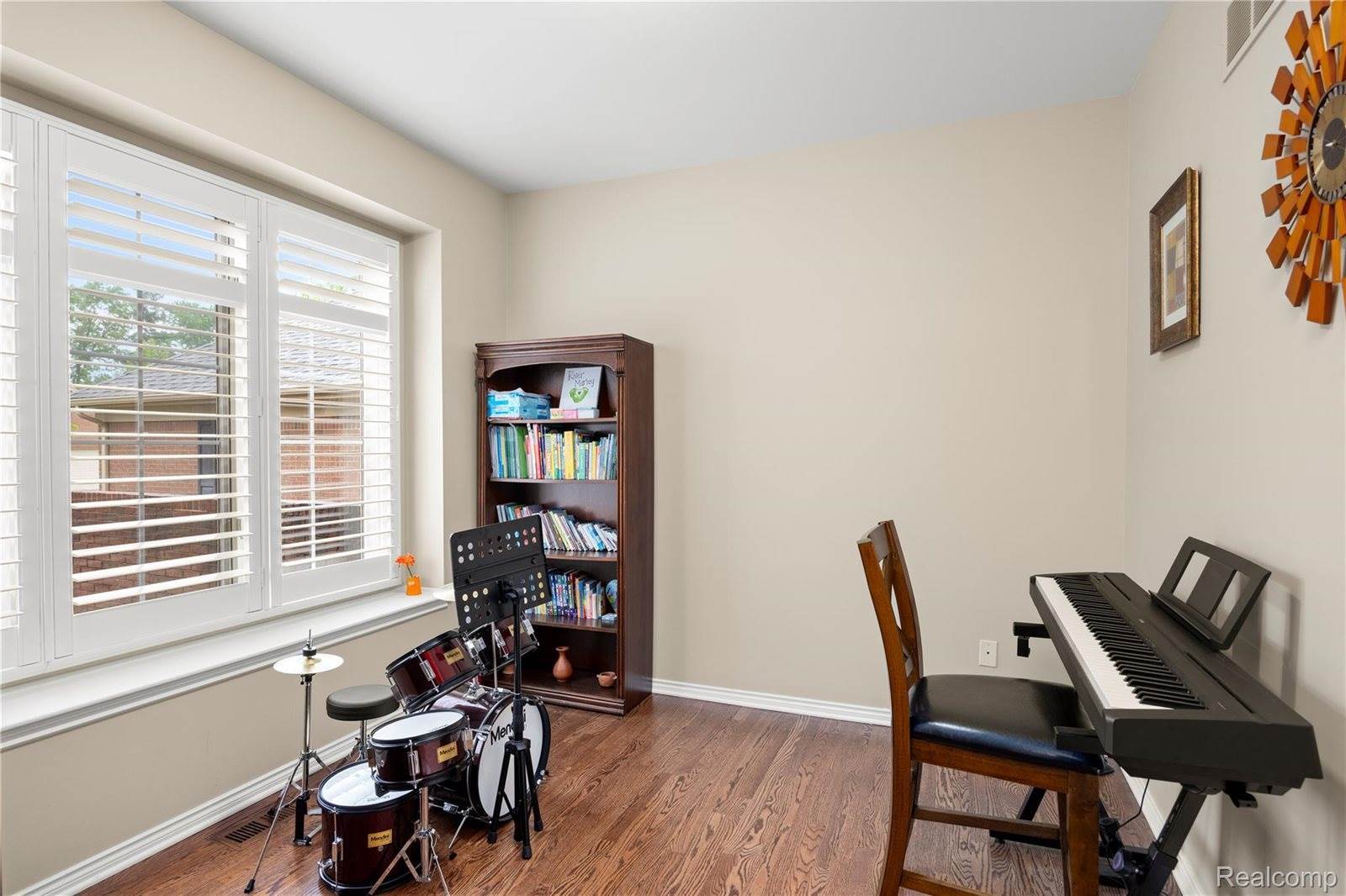 215 Harrington Drive, TroyCity_Oakland, MI 48098