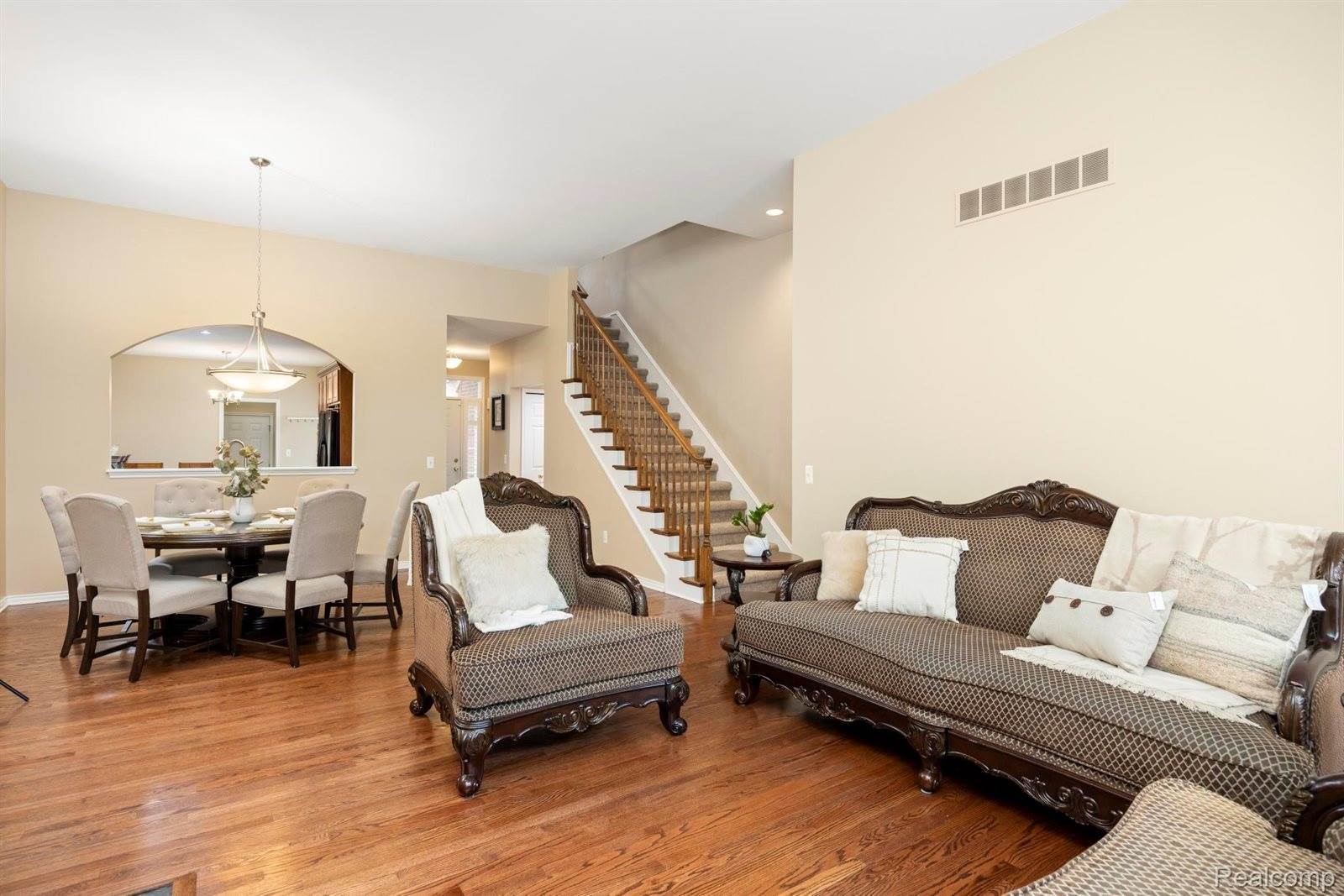 215 Harrington Drive, TroyCity_Oakland, MI 48098