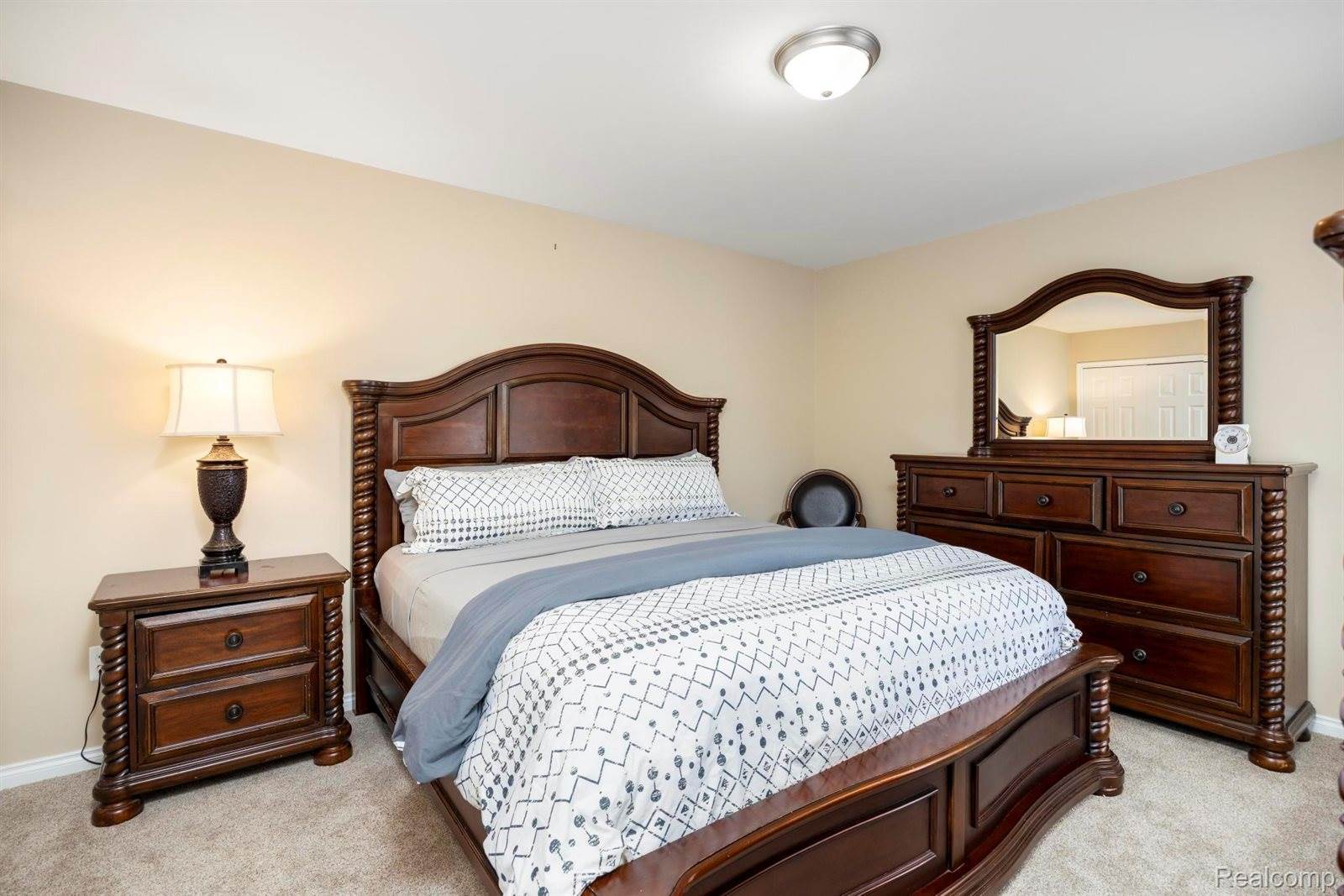 215 Harrington Drive, TroyCity_Oakland, MI 48098