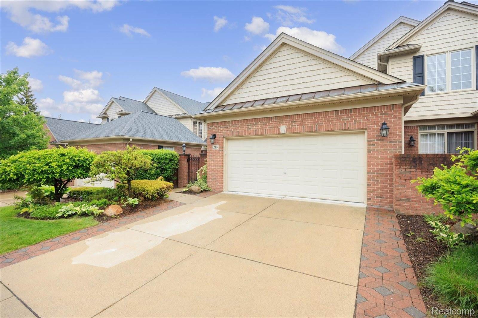 215 Harrington Drive, TroyCity_Oakland, MI 48098