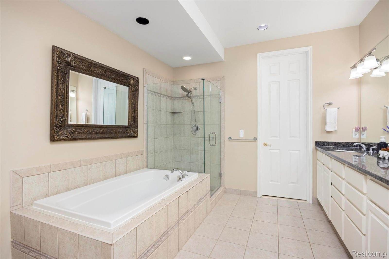 215 Harrington Drive, TroyCity_Oakland, MI 48098