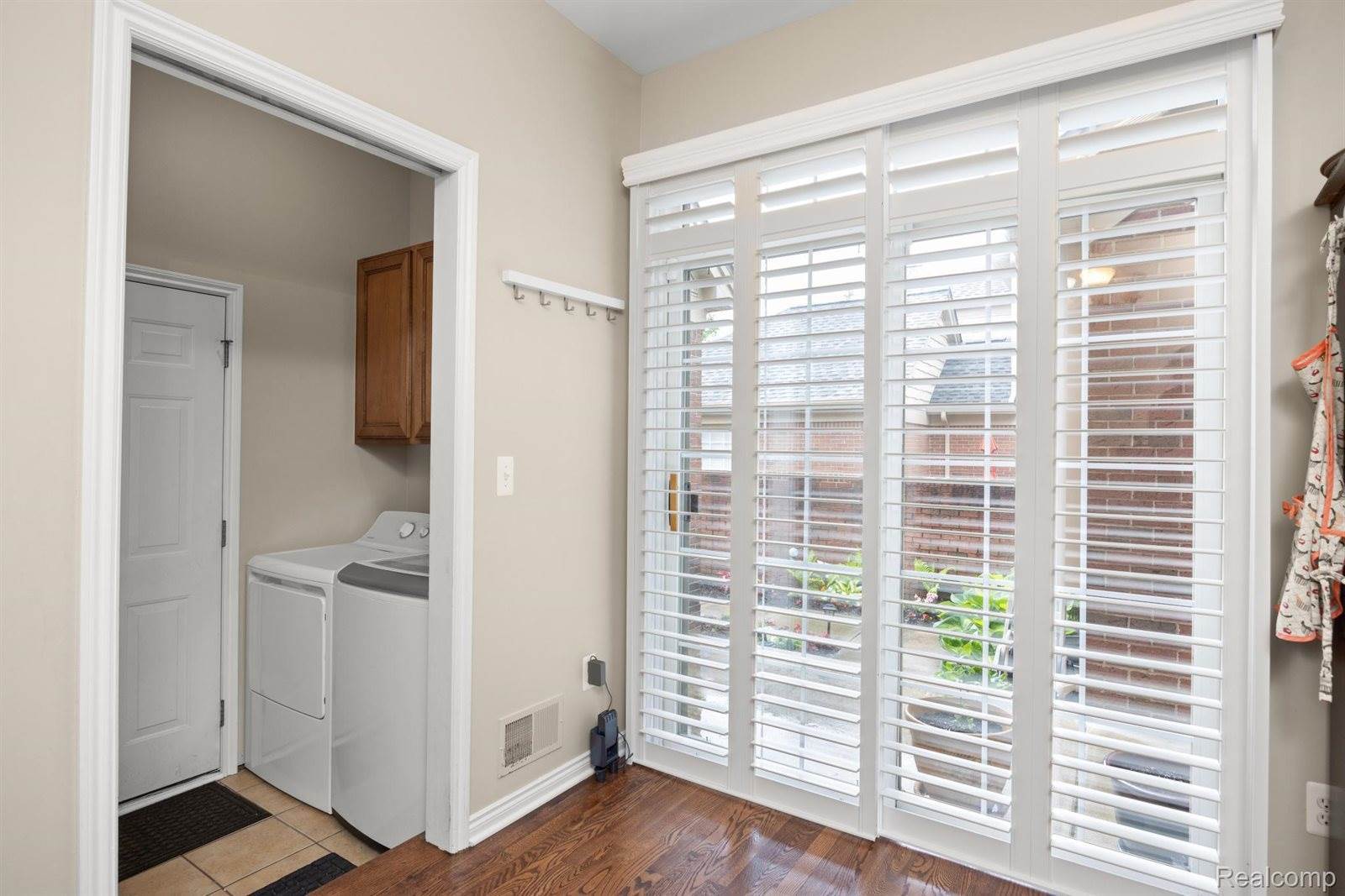 215 Harrington Drive, TroyCity_Oakland, MI 48098