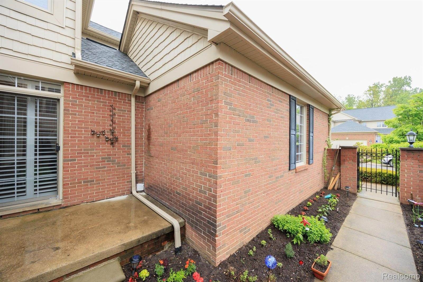 215 Harrington Drive, TroyCity_Oakland, MI 48098