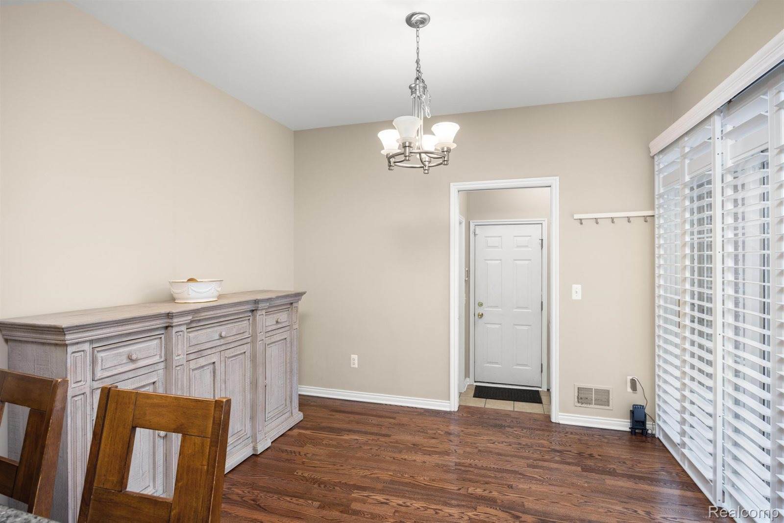 215 Harrington Drive, TroyCity_Oakland, MI 48098