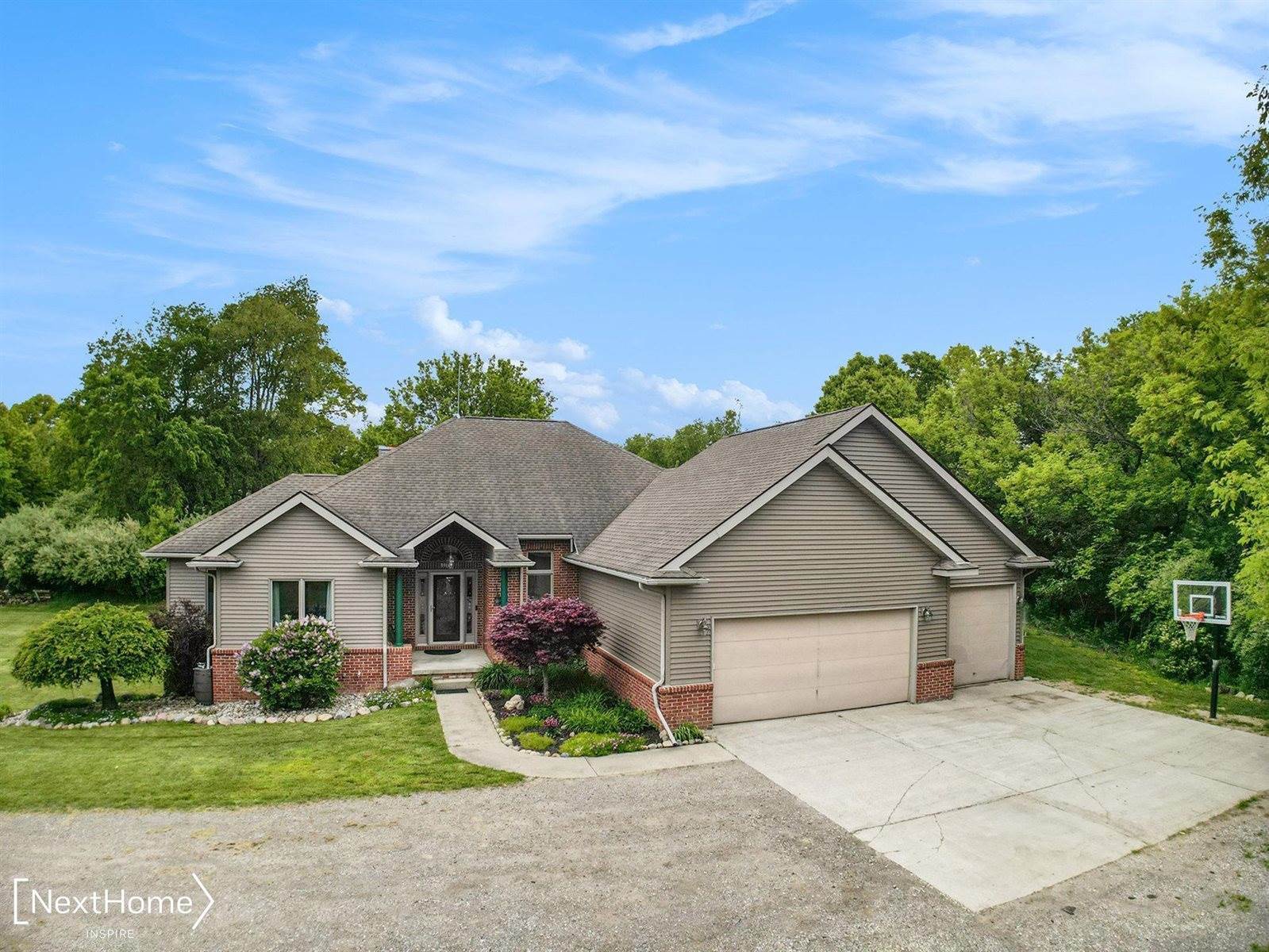 3905 N Latson Road, Howell, MI 48855