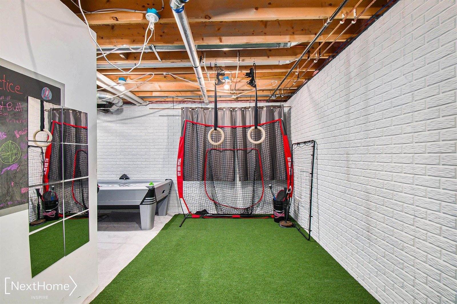 3905 N Latson Road, Howell, MI 48855