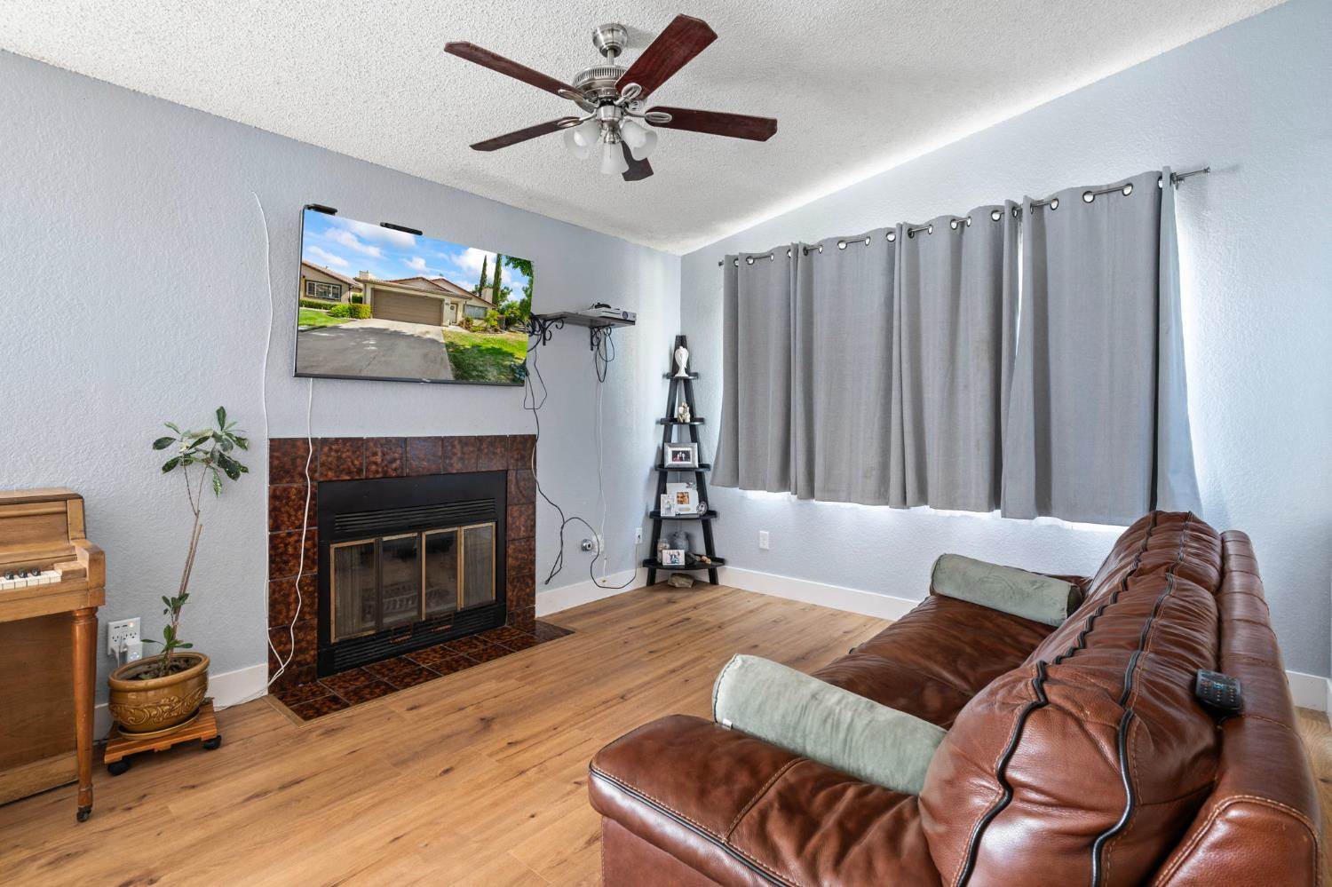 821 Grapeleaf Way, Modesto, CA 95356