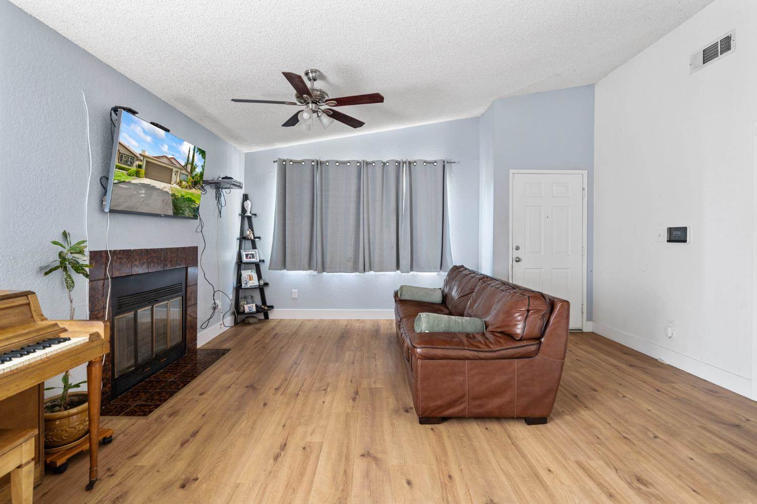 821 Grapeleaf Way, Modesto, CA 95356