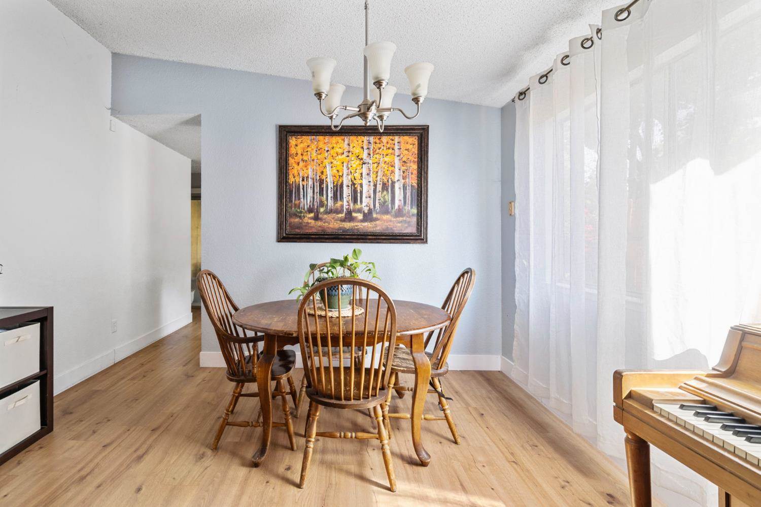 821 Grapeleaf Way, Modesto, CA 95356