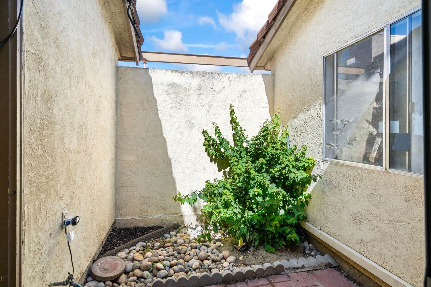 821 Grapeleaf Way, Modesto, CA 95356