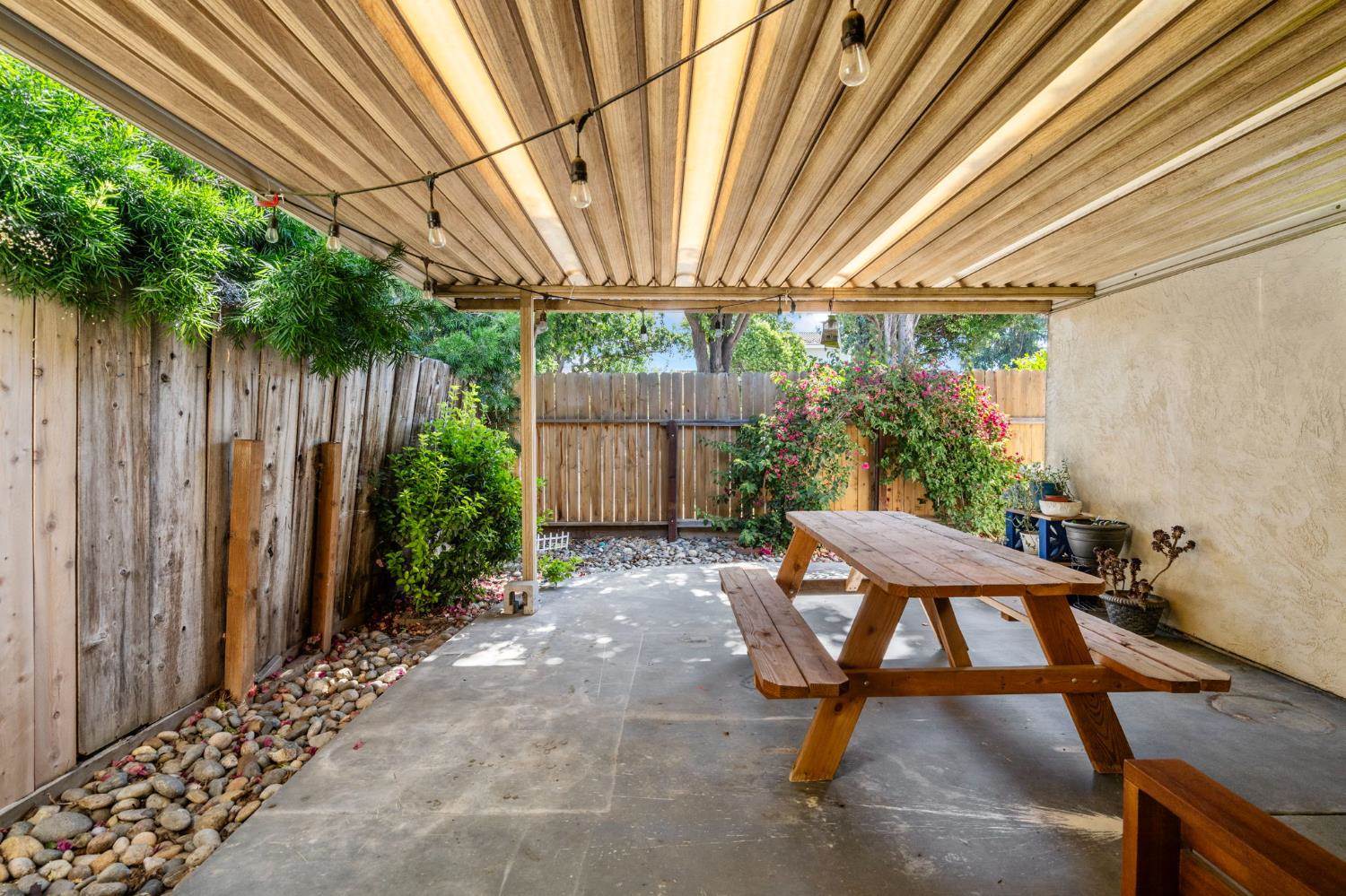 821 Grapeleaf Way, Modesto, CA 95356