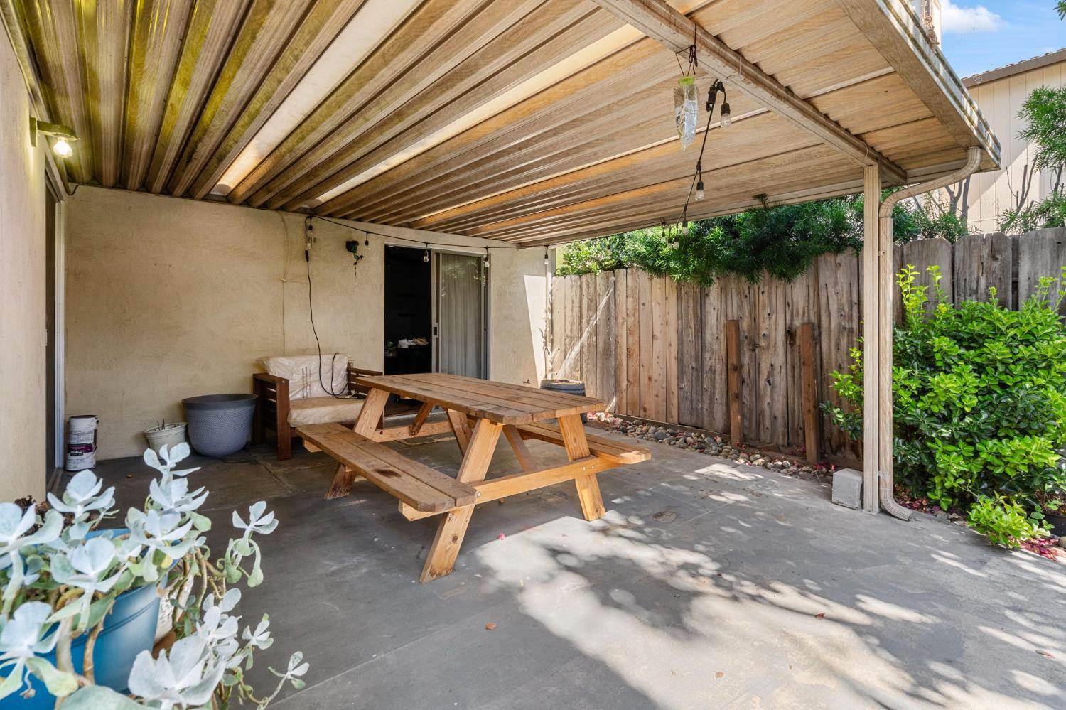 821 Grapeleaf Way, Modesto, CA 95356