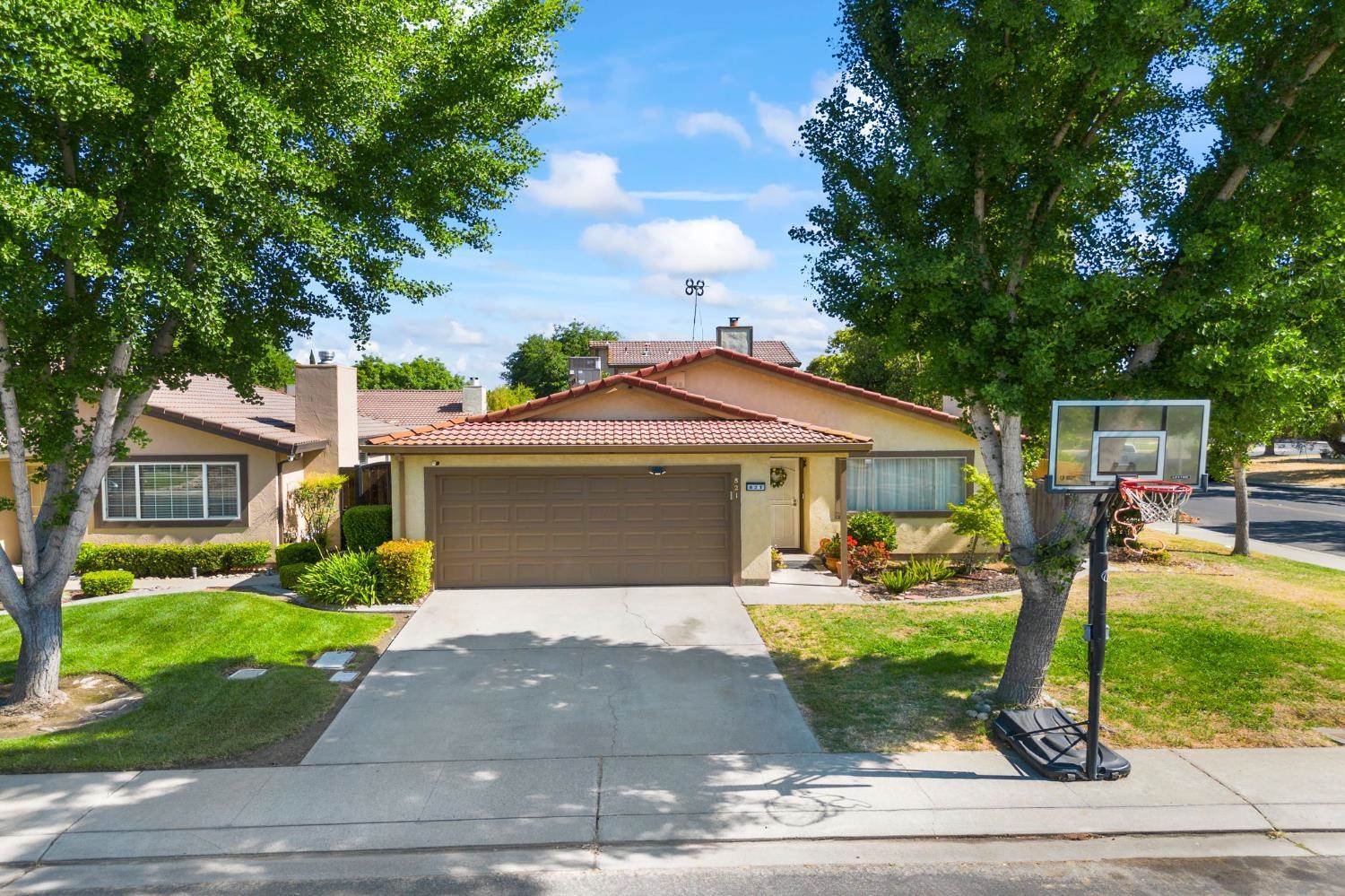821 Grapeleaf Way, Modesto, CA 95356