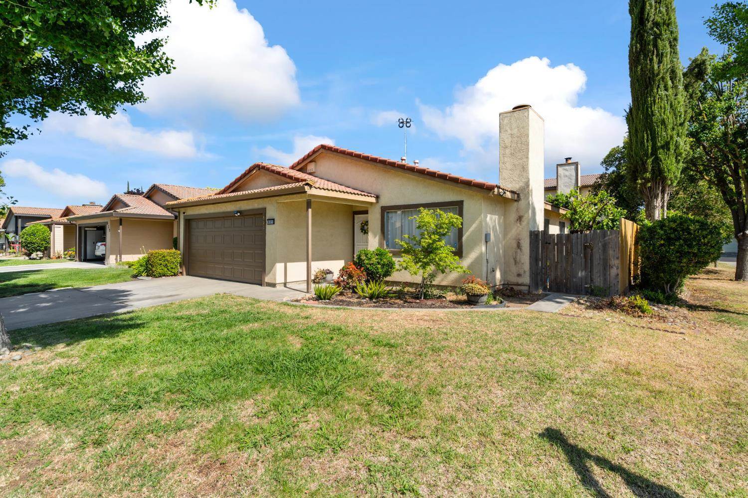 821 Grapeleaf Way, Modesto, CA 95356