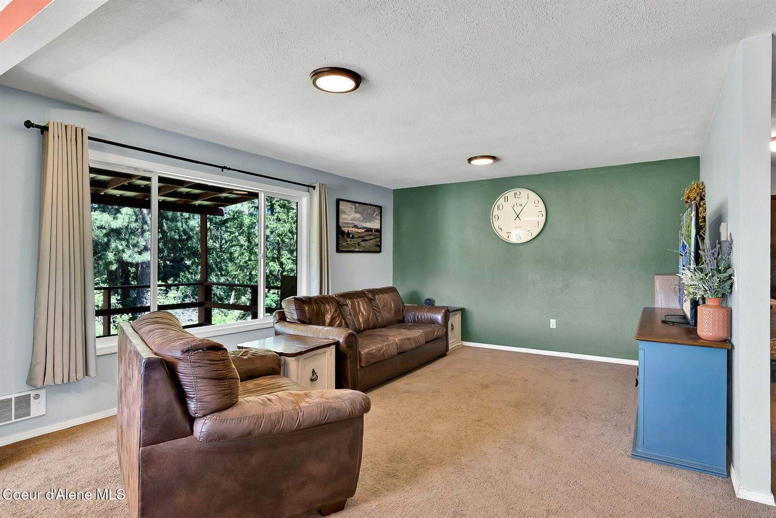 2114 Roosevelt Road, Moyie Springs, ID 83845