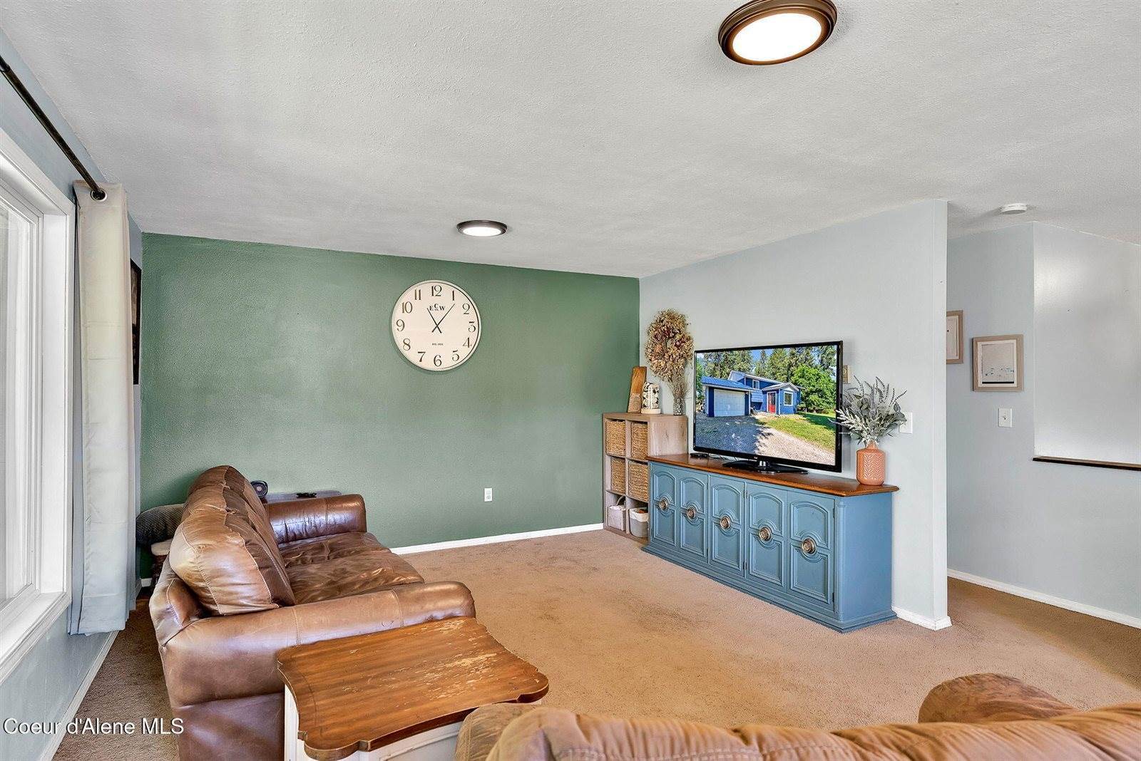 2114 Roosevelt Road, Moyie Springs, ID 83845