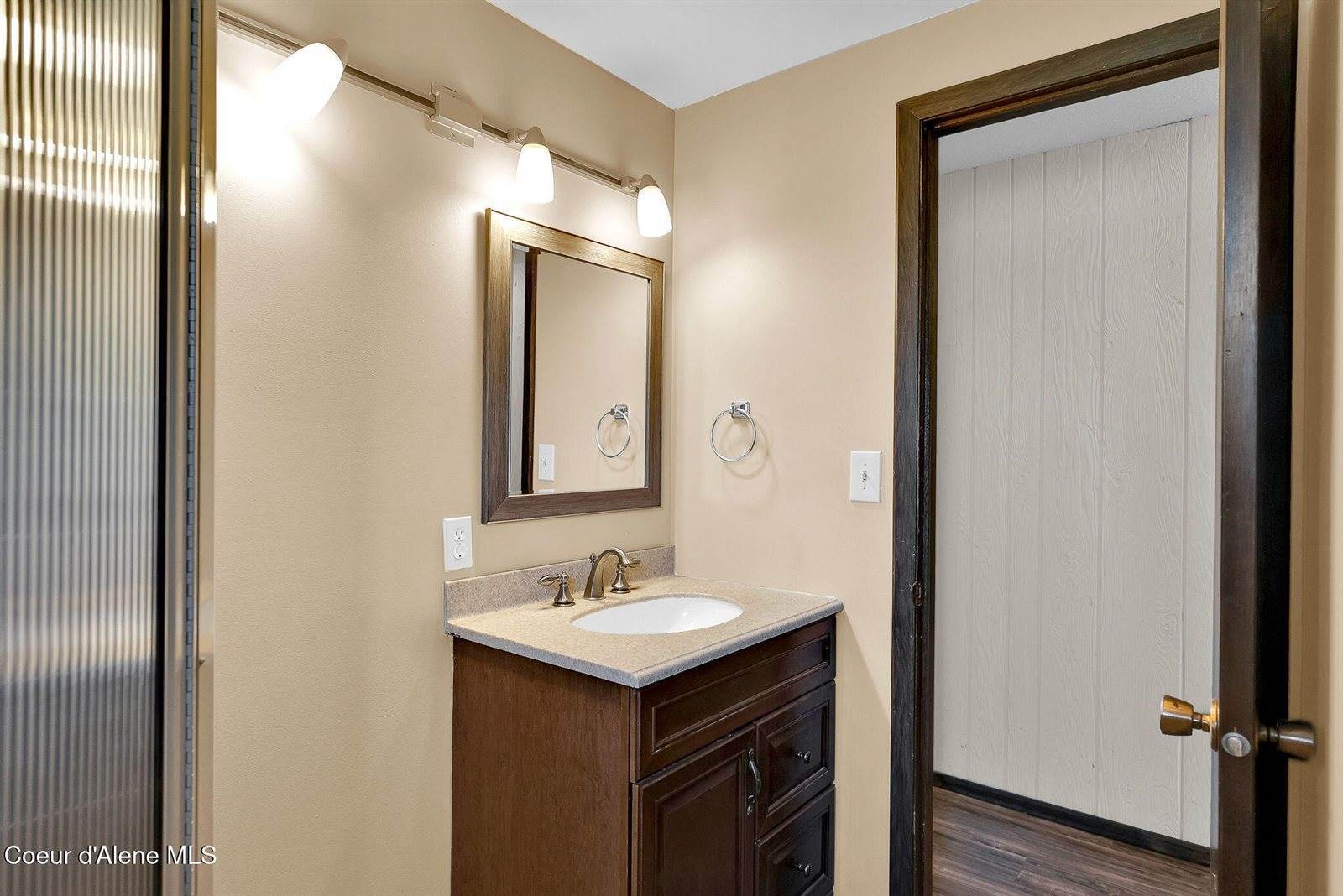 2114 Roosevelt Road, Moyie Springs, ID 83845