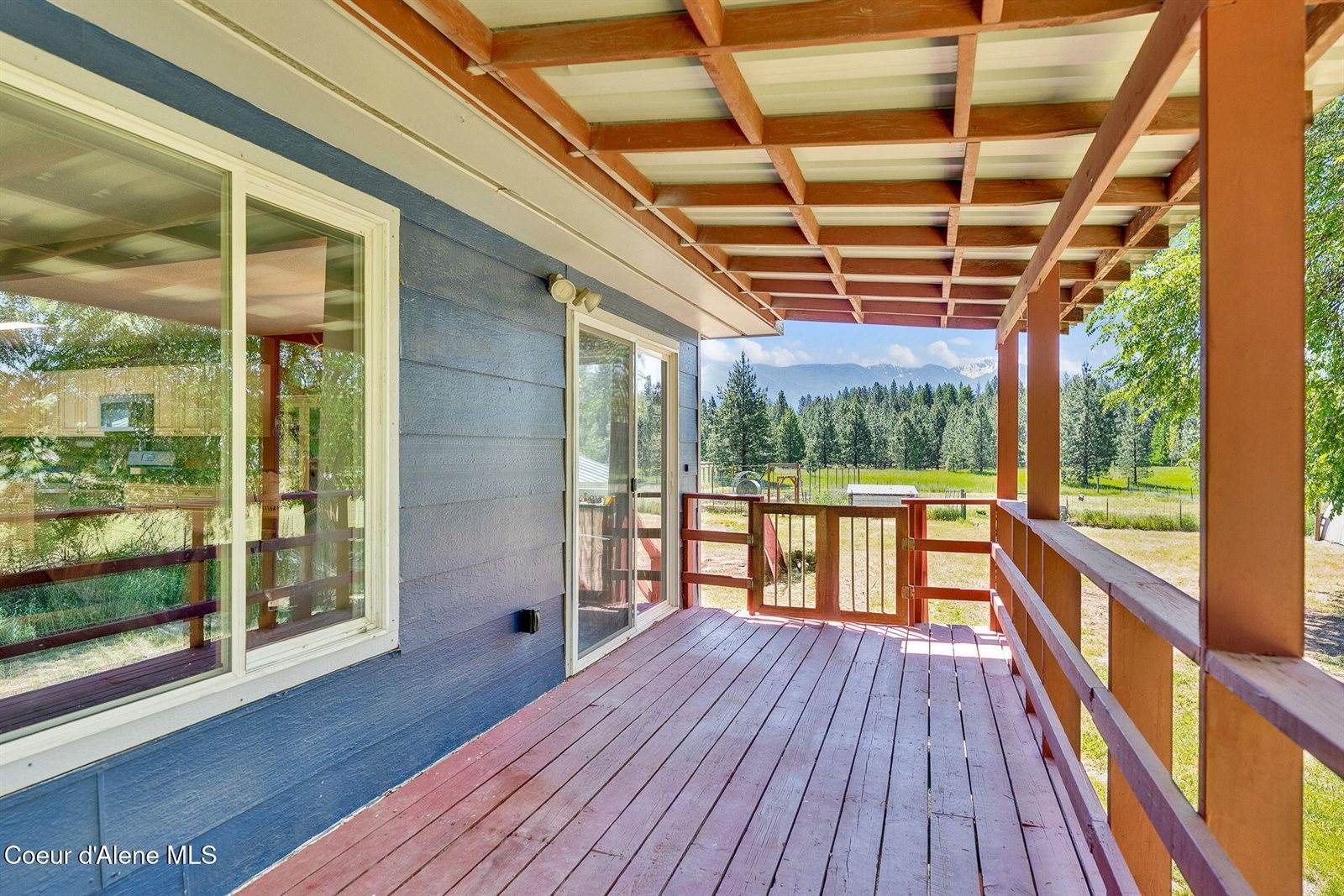 2114 Roosevelt Road, Moyie Springs, ID 83845