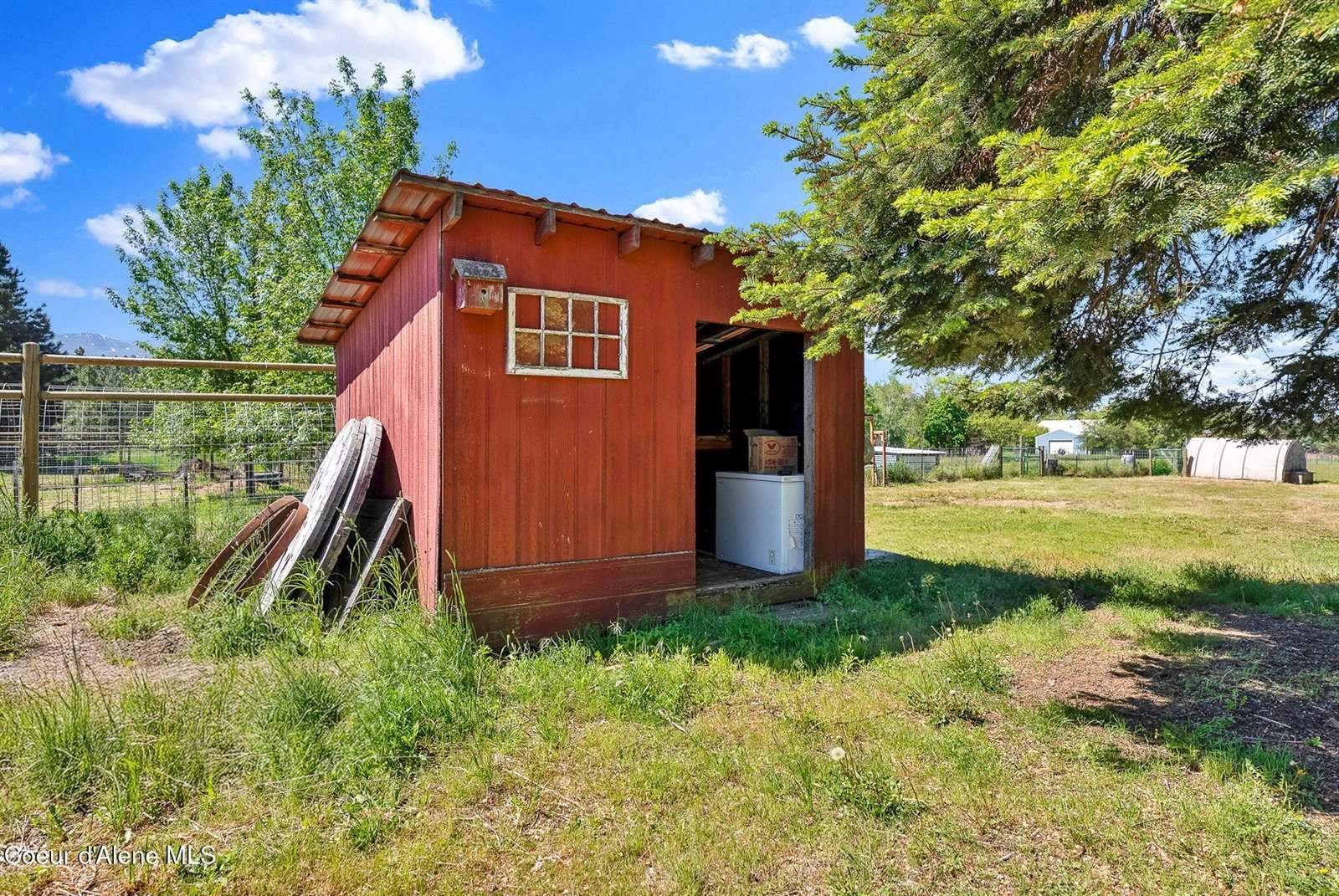 2114 Roosevelt Road, Moyie Springs, ID 83845