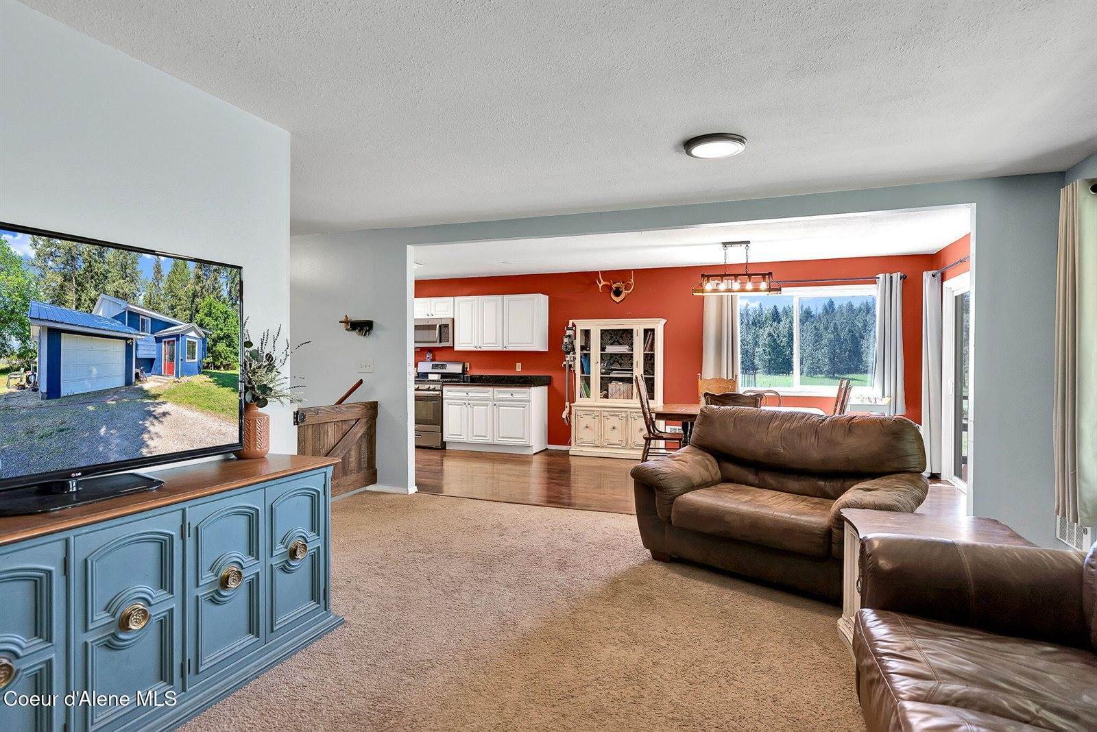 2114 Roosevelt Road, Moyie Springs, ID 83845